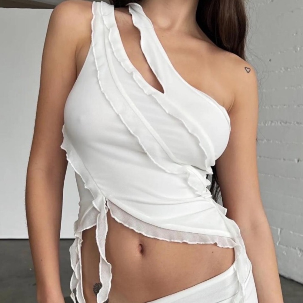 ✨ NWT ✨ Tiger Mist Dionne Top White